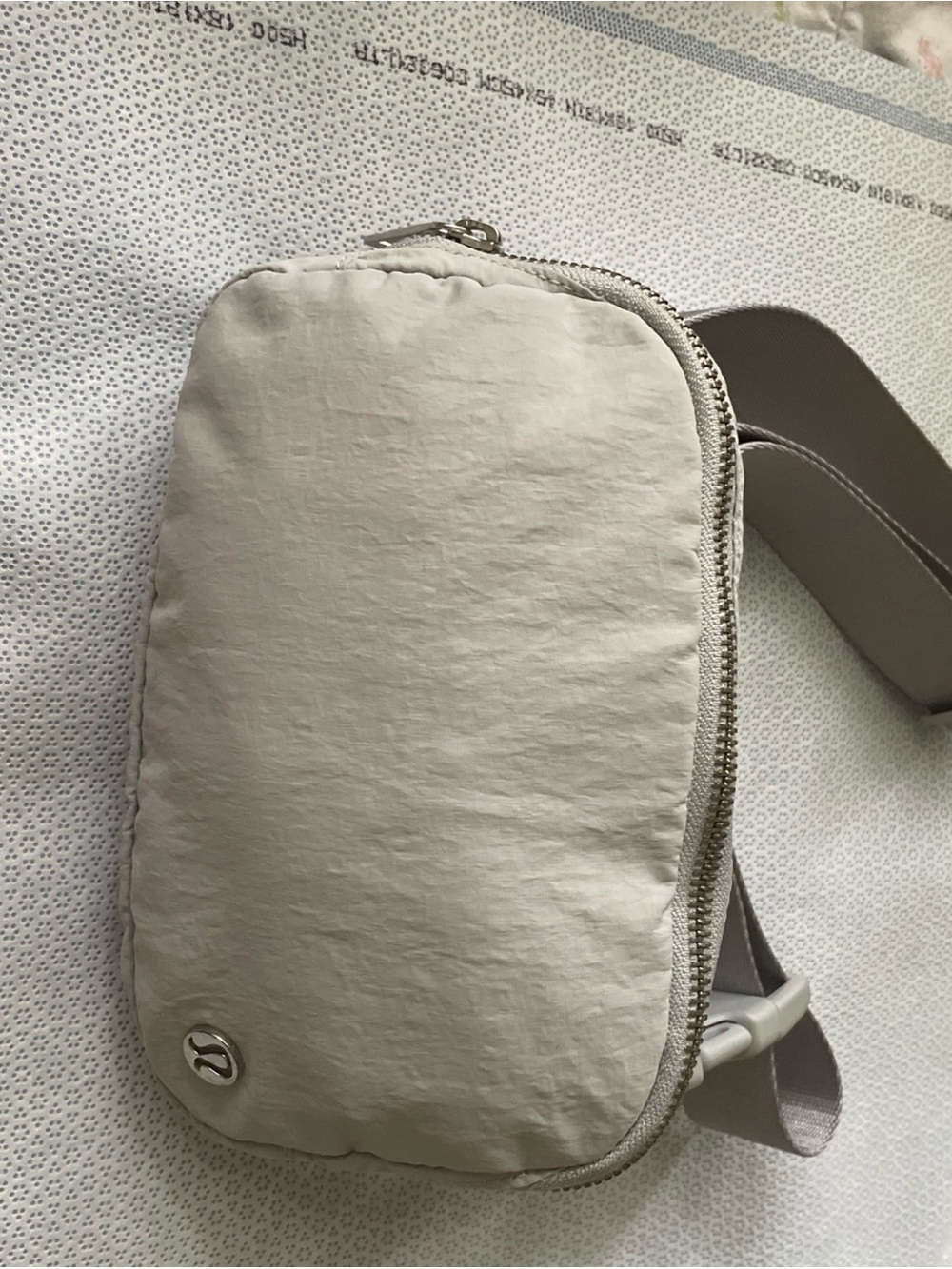 Lululemon everywhere belt bag in Light Gray
